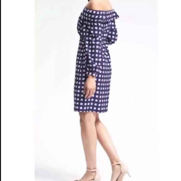Banana Republic navy gingham off shoulder belted long sleeve dress - Picture 2 of 7